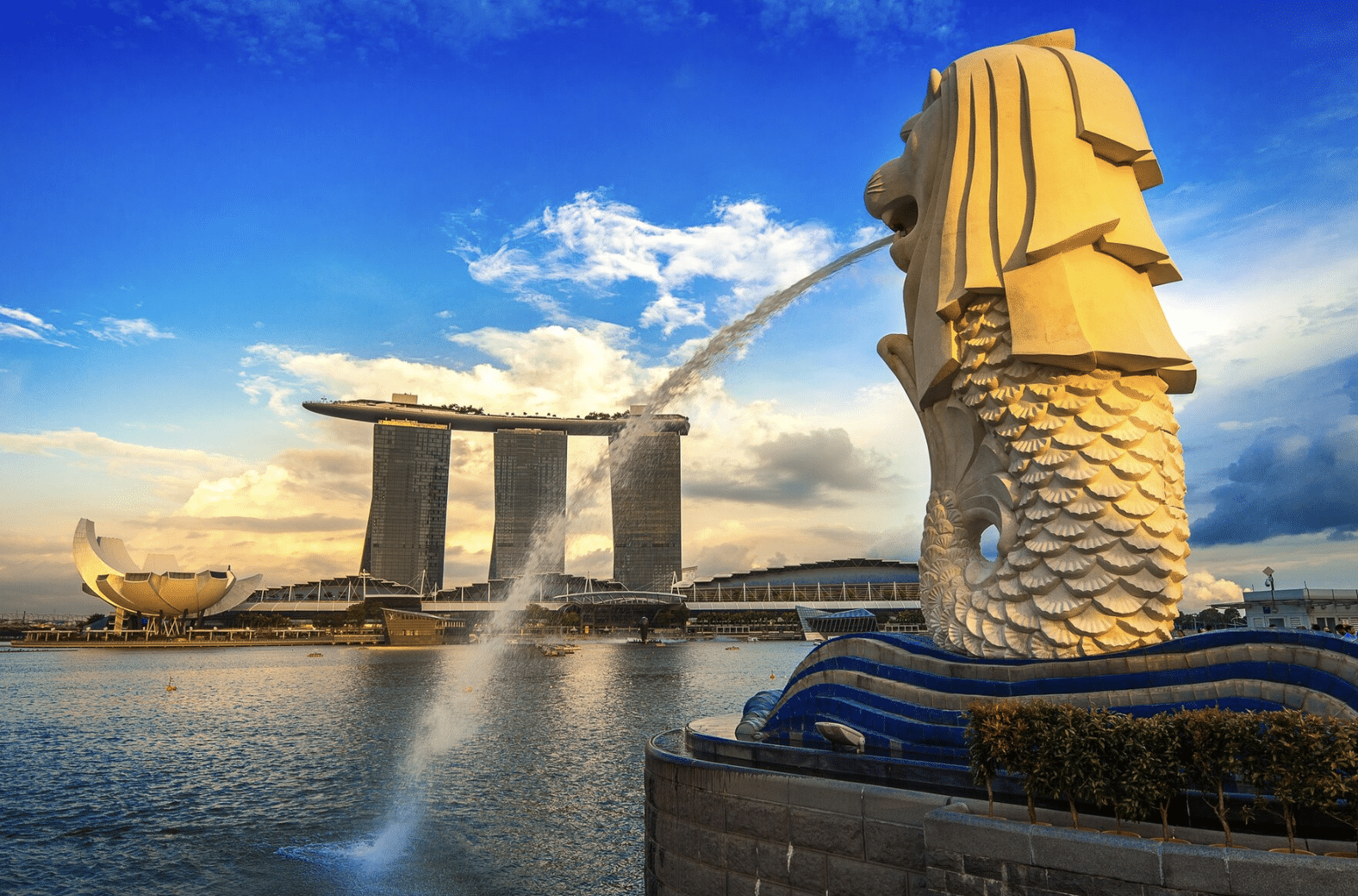 https://www.freepik.es/foto-gratis/estatua-merlion-paisaje-urbano-singapur_11769006.htm#fromView=search&page=1&position=0&uuid=b3ce736f-3562-47cd-92dc-9b17975d948d&query=Malasia